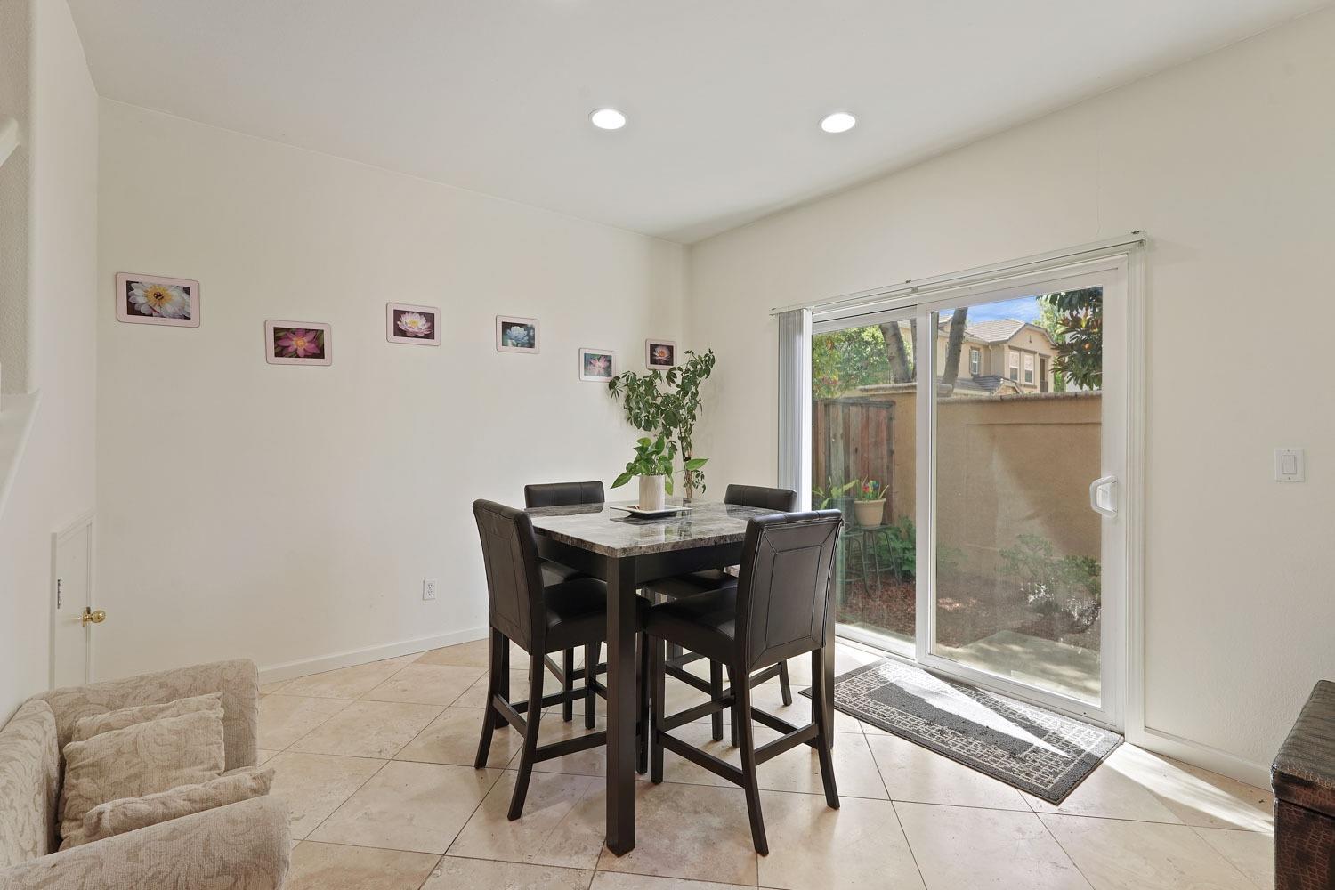 Detail Gallery Image 9 of 47 For 227 S Veracruz Pl, Mountain House,  CA 95391 - 3 Beds | 2/1 Baths