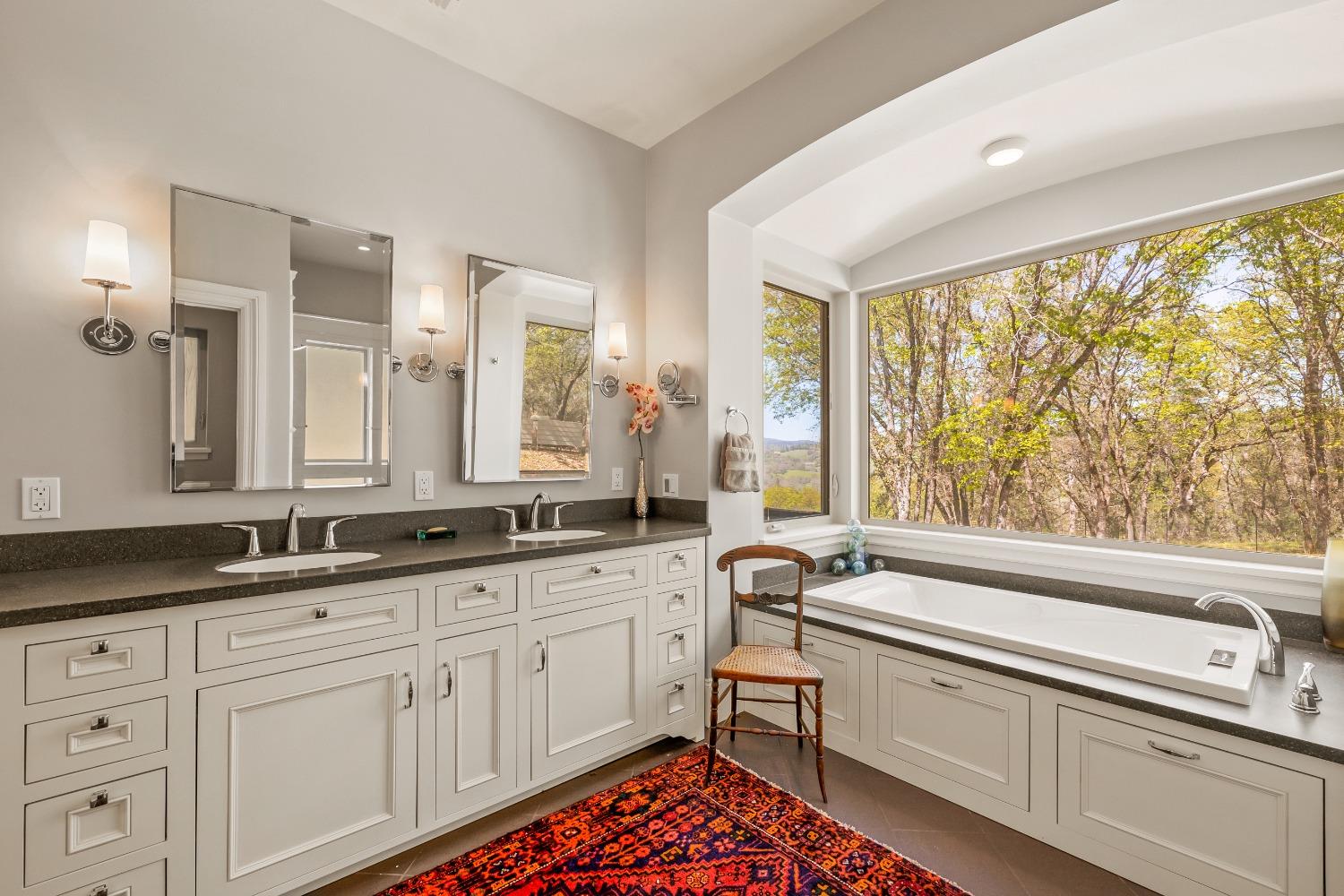 Detail Gallery Image 25 of 67 For 11444 Surrey Dr, Grass Valley,  CA 95949 - 3 Beds | 3/1 Baths
