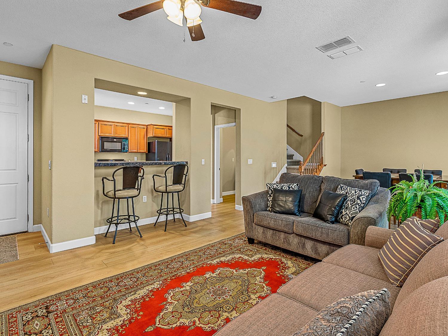 Detail Gallery Image 14 of 45 For 203 Picasso Way, Folsom,  CA 95630 - 2 Beds | 2/1 Baths