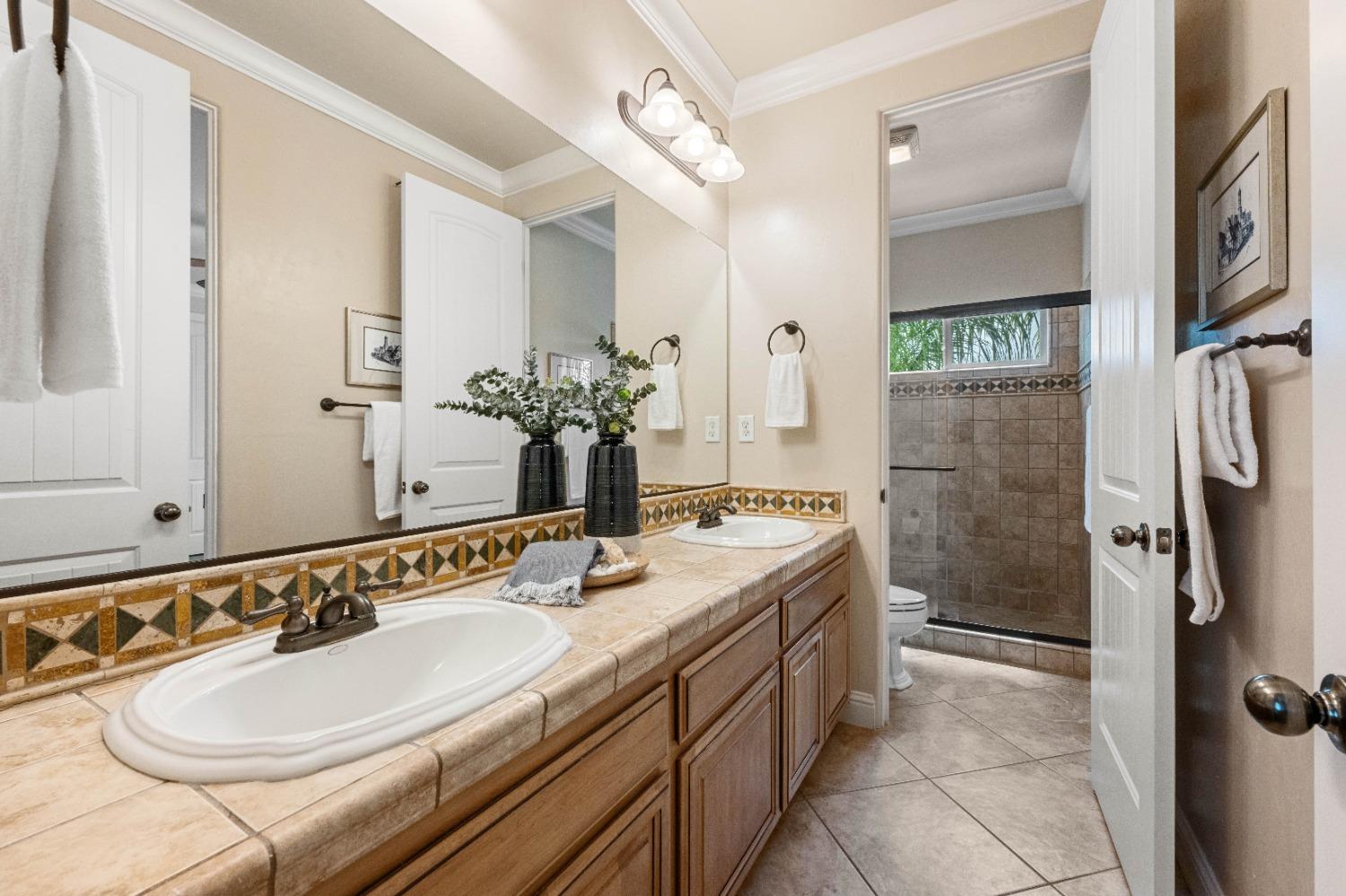 Detail Gallery Image 33 of 67 For 4730 Waterstone Dr, Roseville,  CA 95747 - 5 Beds | 4/2 Baths