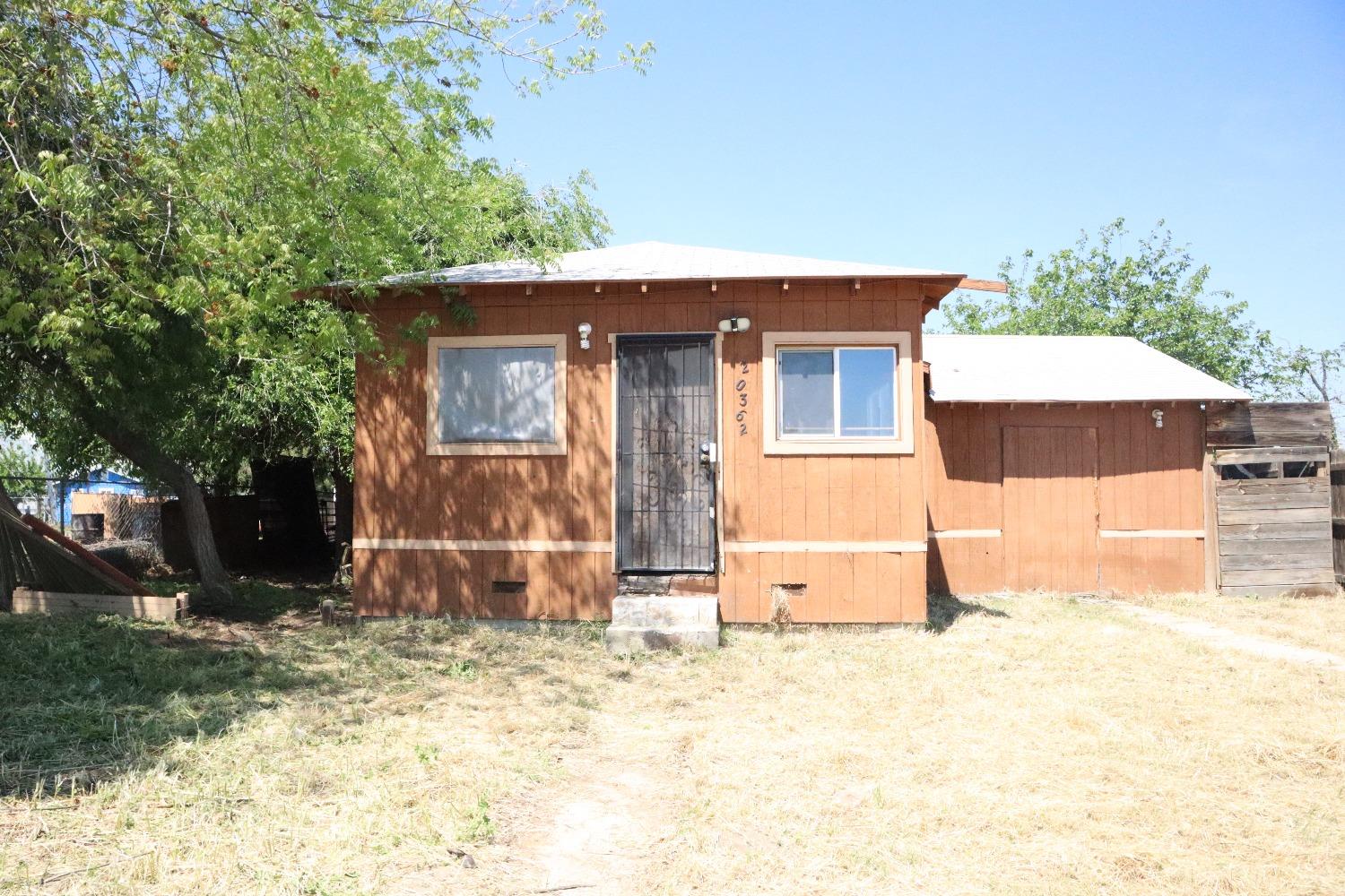 Photo of 20362 5th St in Stratford, CA