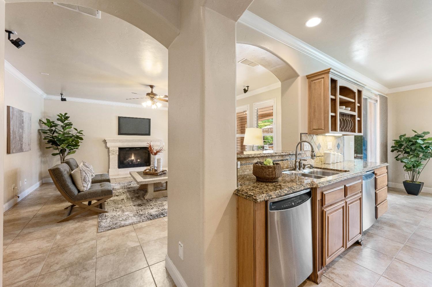 Detail Gallery Image 16 of 67 For 4730 Waterstone Dr, Roseville,  CA 95747 - 5 Beds | 4/2 Baths