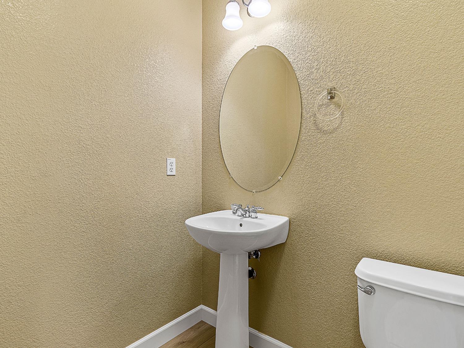 Detail Gallery Image 28 of 45 For 203 Picasso Way, Folsom,  CA 95630 - 2 Beds | 2/1 Baths