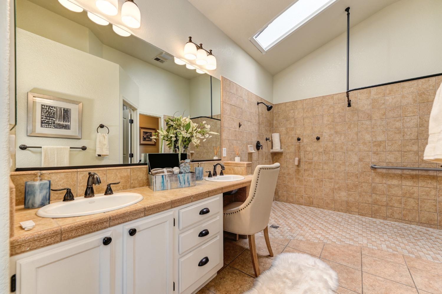 Detail Gallery Image 33 of 43 For 2613 Swindon Ct, Rocklin,  CA 95765 - 2 Beds | 2 Baths