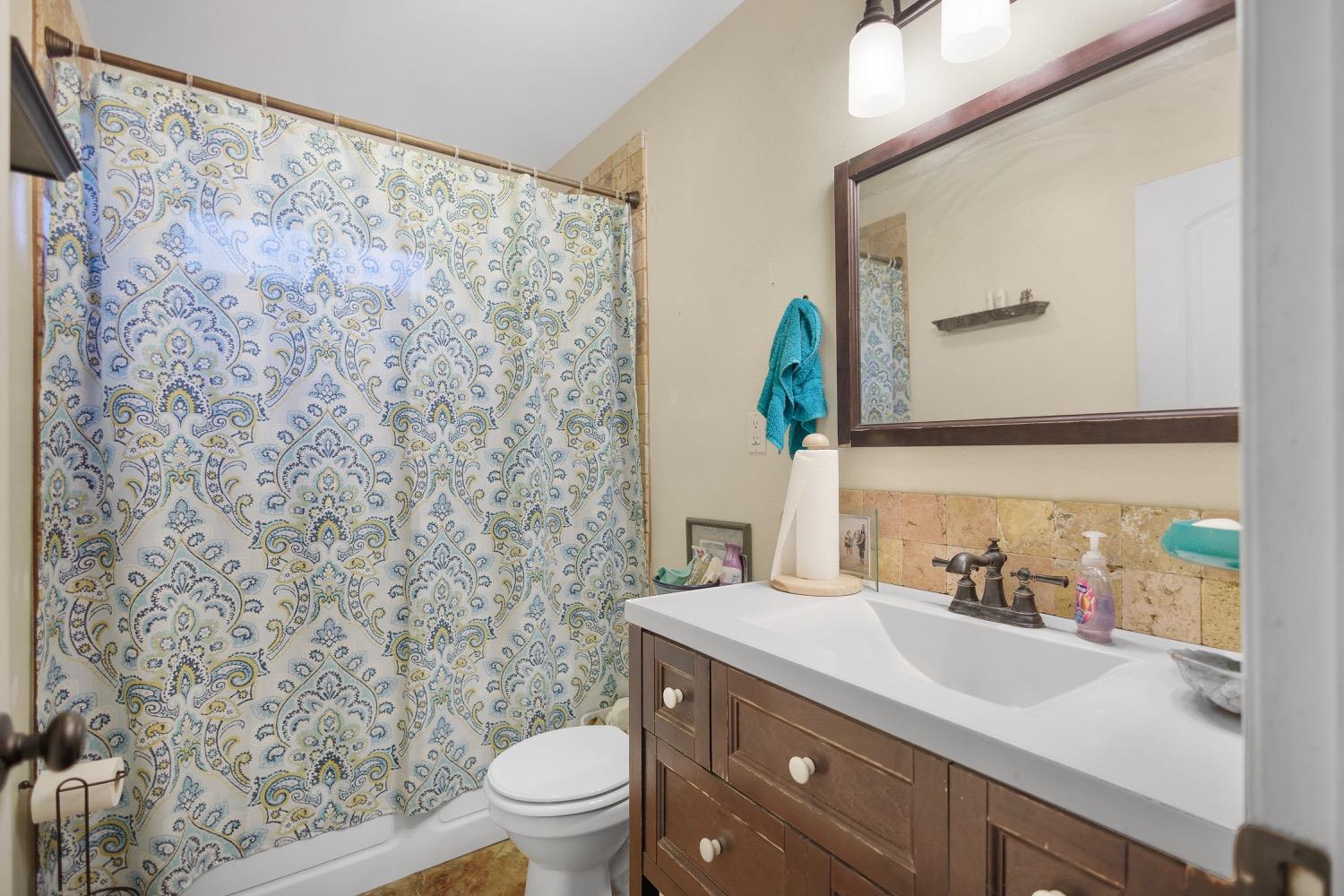 Detail Gallery Image 13 of 23 For 1609 Falmouth Way, Modesto,  CA 95355 - 3 Beds | 2 Baths