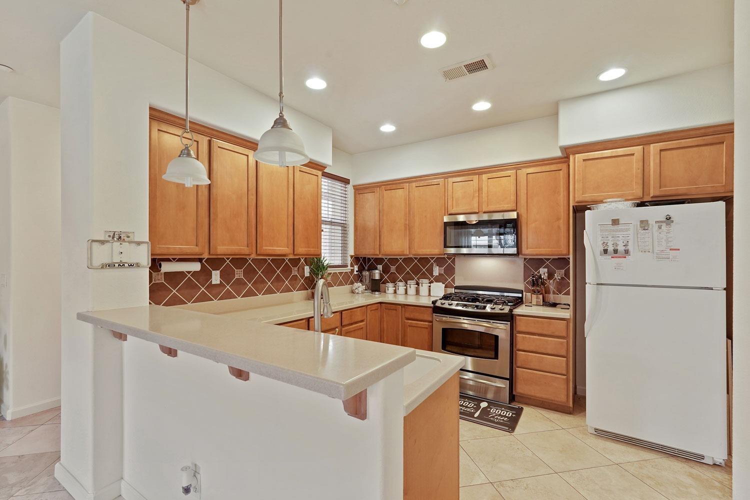 Detail Gallery Image 11 of 47 For 227 S Veracruz Pl, Mountain House,  CA 95391 - 3 Beds | 2/1 Baths