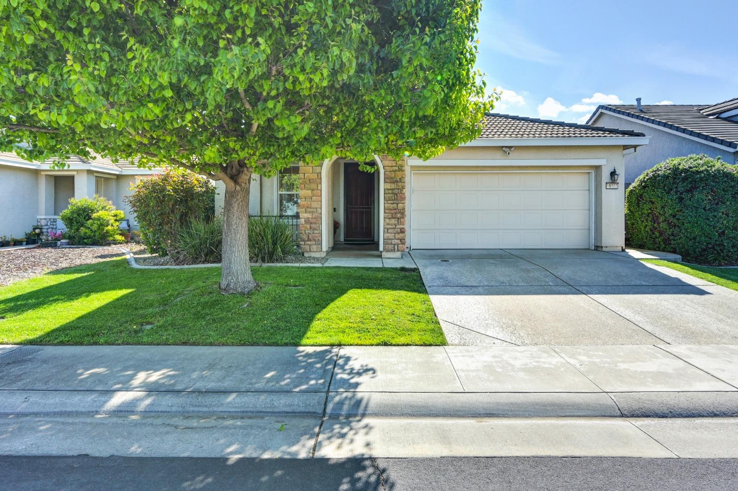 Welcome to this beautiful turn-key move in ready home. This home which is located in the Elk Grove  