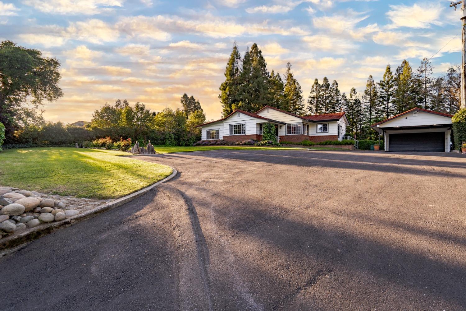Fair Oaks Boulevard, Fair Oaks, CA, 95628-6908