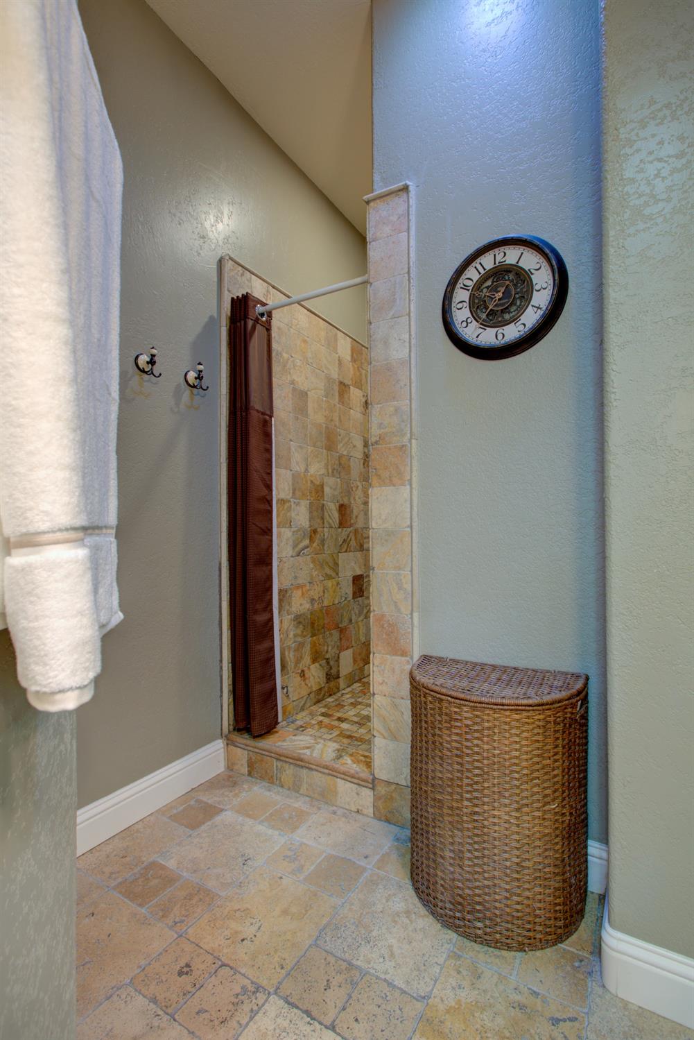 Detail Gallery Image 41 of 80 For 2020 Kendall Ave, Modesto,  CA 95355 - 5 Beds | 4/1 Baths