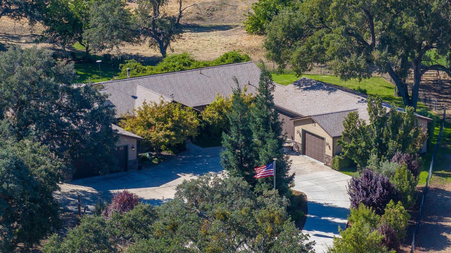 Photo of 210 Melissa Wy in Valley Springs, CA