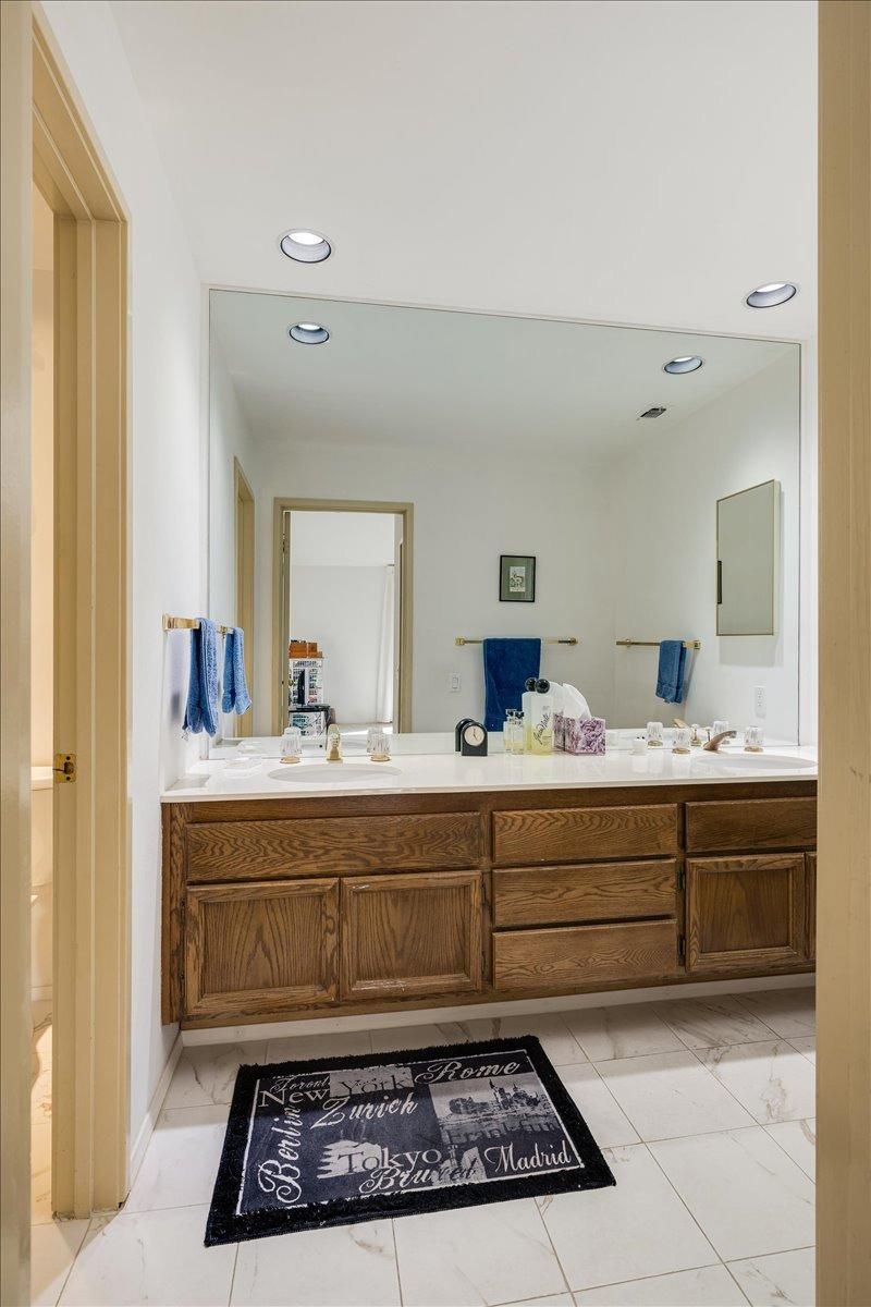 Detail Gallery Image 20 of 35 For 11423 Treasure Hill Ct, Gold River,  CA 95670 - 2 Beds | 2 Baths