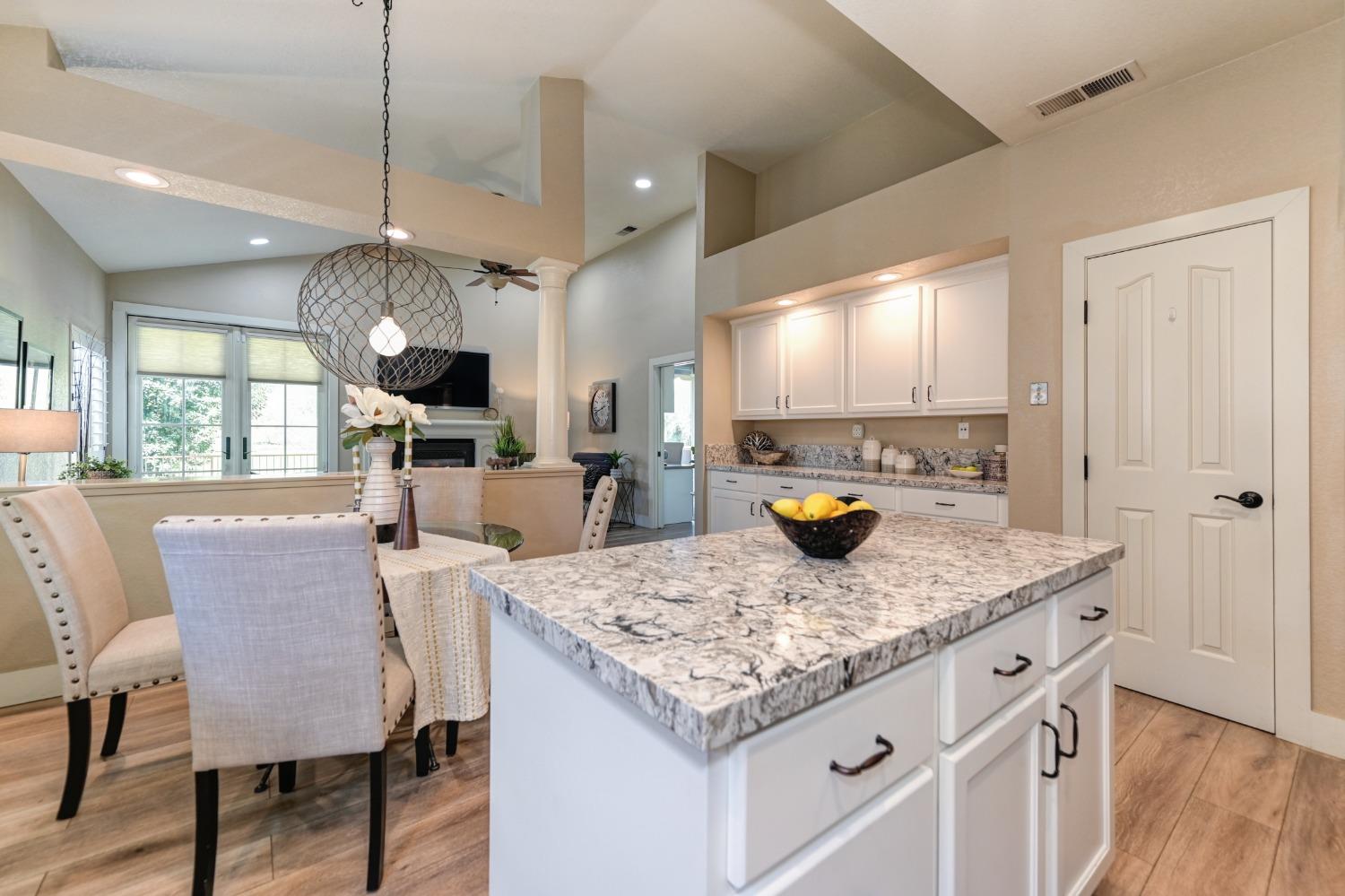 Detail Gallery Image 14 of 43 For 2613 Swindon Ct, Rocklin,  CA 95765 - 2 Beds | 2 Baths