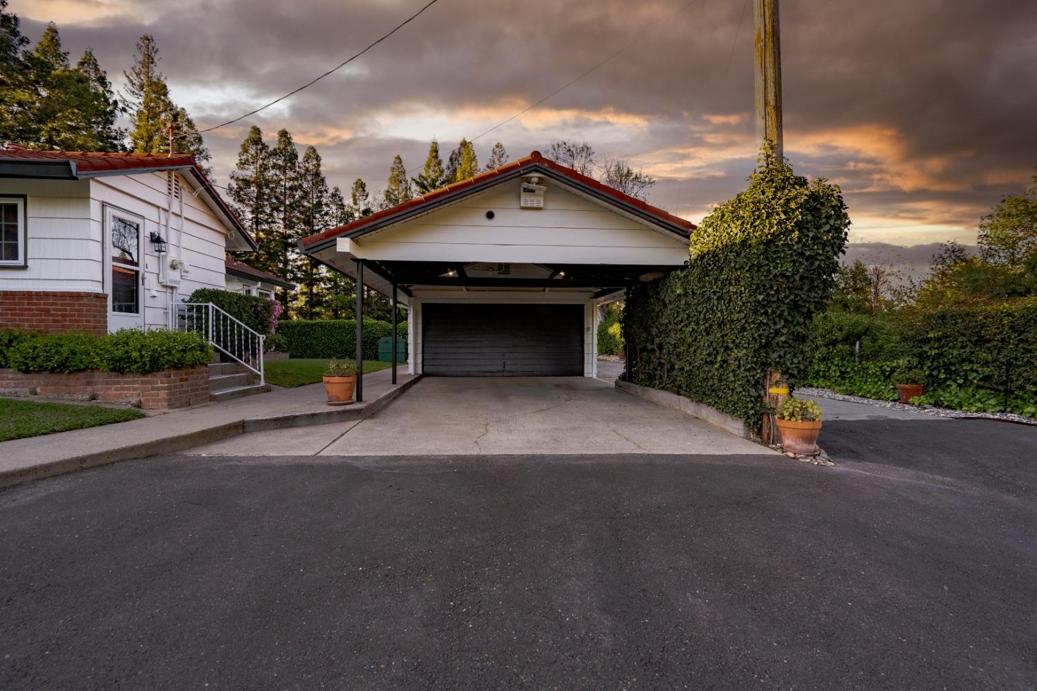 Fair Oaks Boulevard, Fair Oaks, CA, 95628-6908