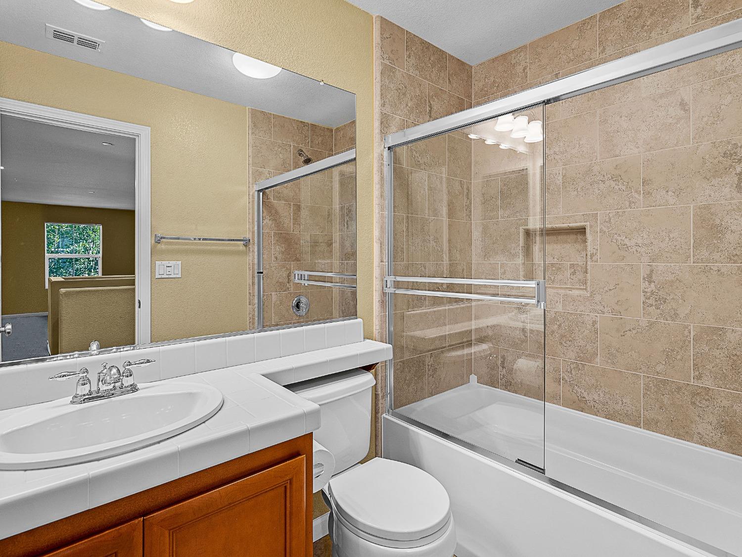 Detail Gallery Image 27 of 45 For 203 Picasso Way, Folsom,  CA 95630 - 2 Beds | 2/1 Baths