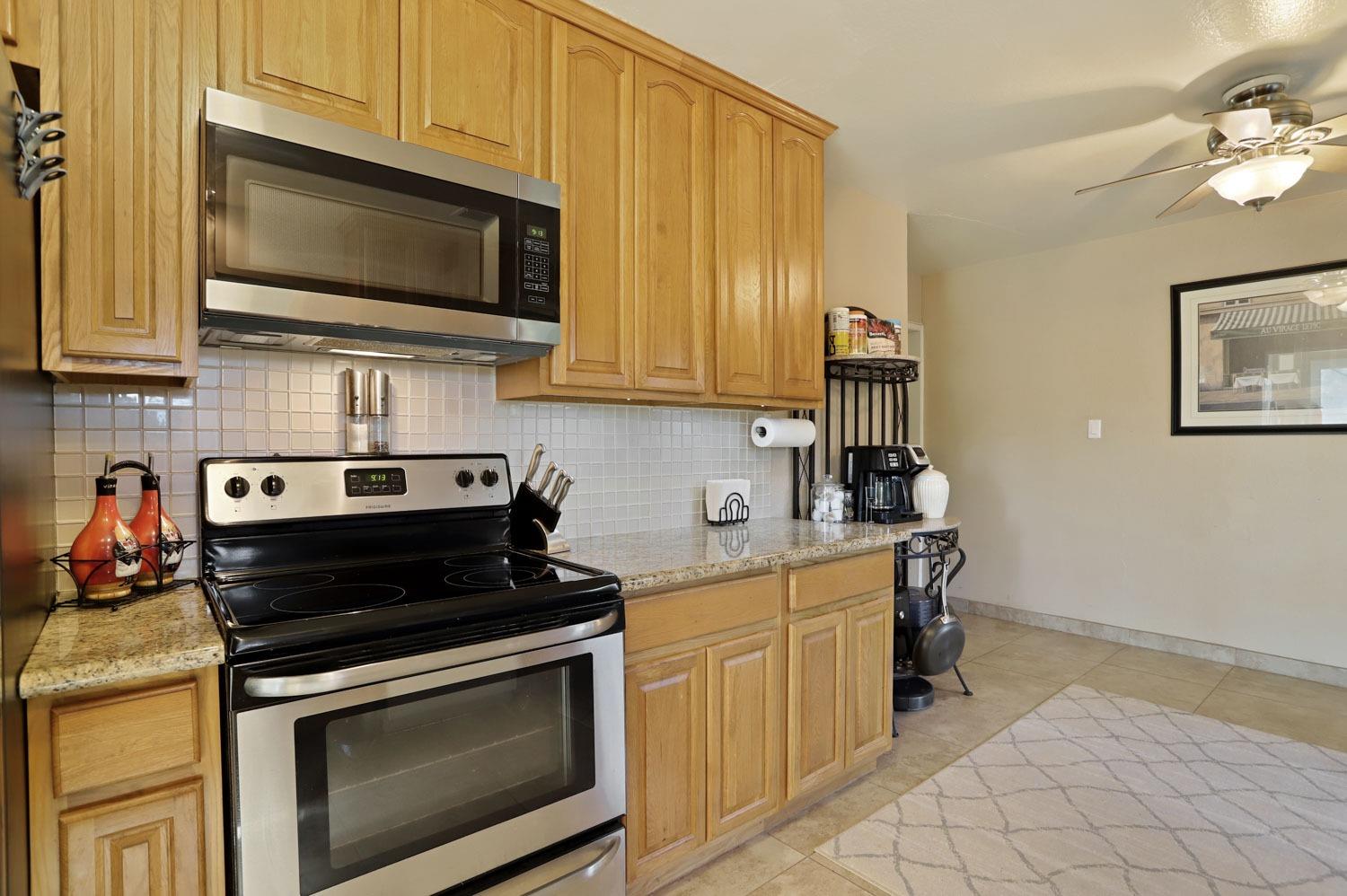 Detail Gallery Image 13 of 40 For 1305 Mount Vernon Dr, Modesto,  CA 95350 - 3 Beds | 1 Baths