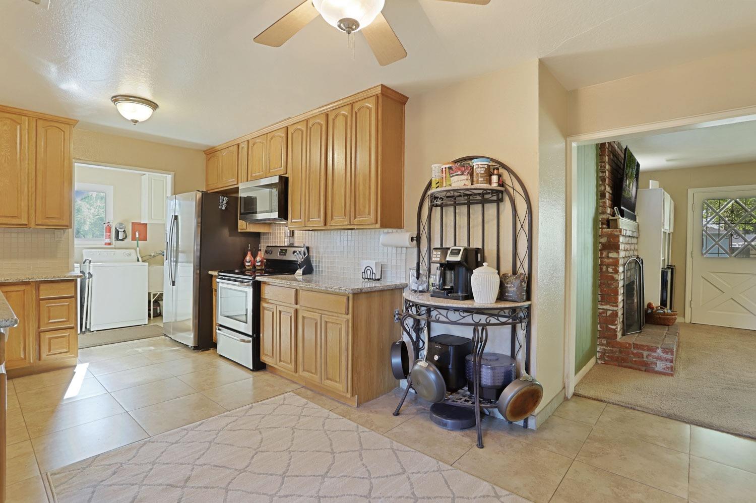 Detail Gallery Image 11 of 40 For 1305 Mount Vernon Dr, Modesto,  CA 95350 - 3 Beds | 1 Baths