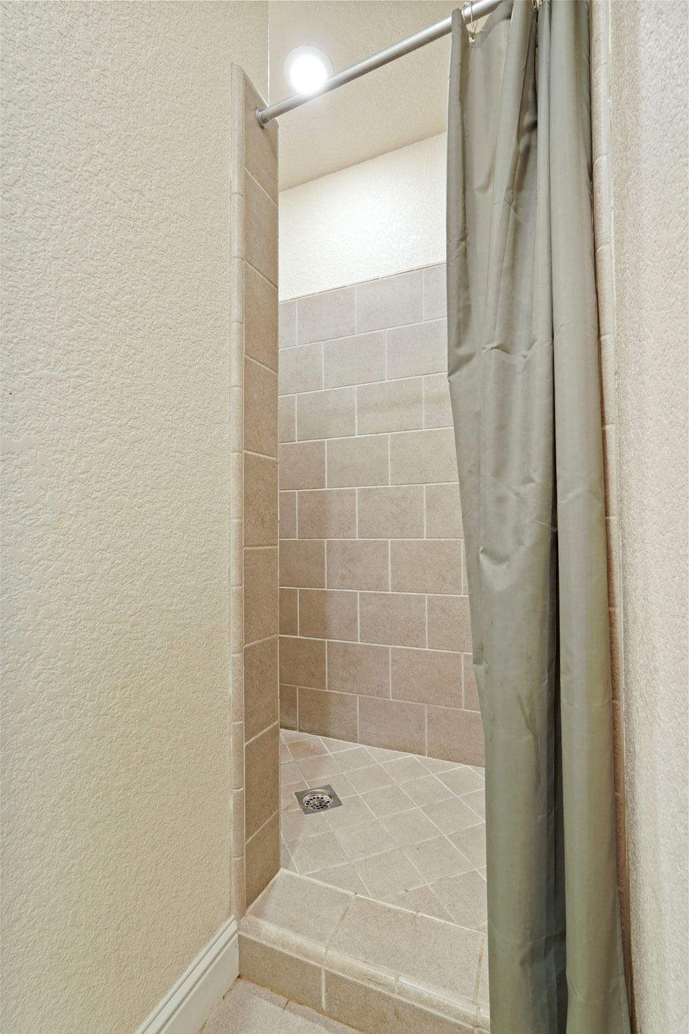 Detail Gallery Image 5 of 44 For 4626 Beckman Way, Merced,  CA 95348 - 3 Beds | 2 Baths