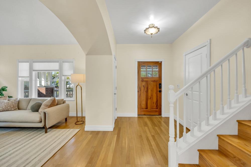 Detail Gallery Image 9 of 60 For 3226 T St, Sacramento,  CA 95816 - 3 Beds | 2/1 Baths