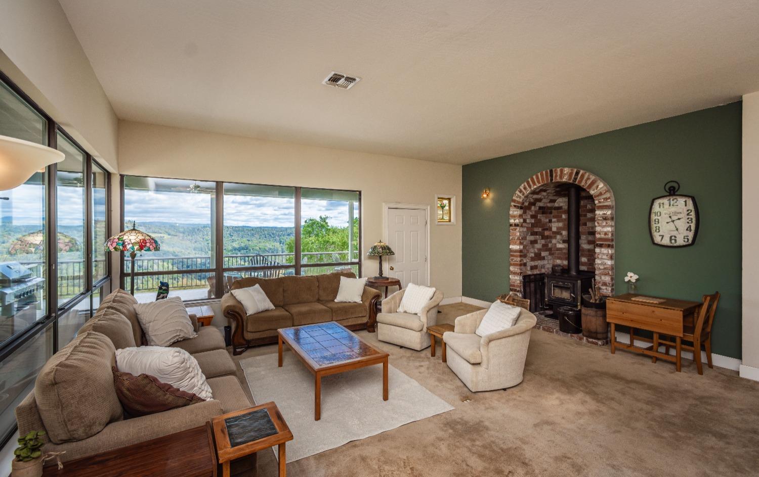 Detail Gallery Image 19 of 80 For 6260 Lofty View Rd, Placerville,  CA 95667 - 4 Beds | 2/1 Baths