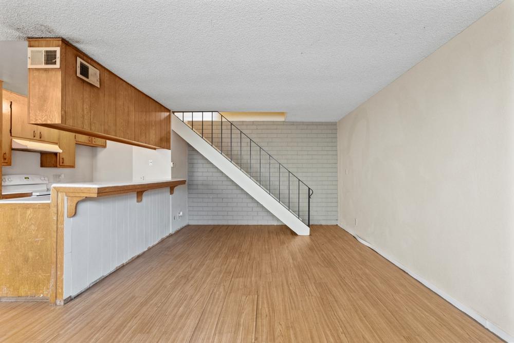 Detail Gallery Image 5 of 23 For 2932 Peachtree Dr #3,  Stockton,  CA 95203 - 2 Beds | 1 Baths