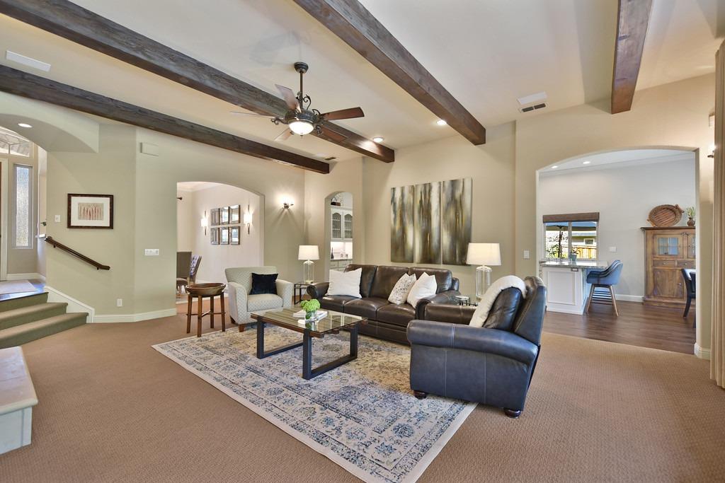 Detail Gallery Image 12 of 74 For 106 Feather Falls Cir, Folsom,  CA 95630 - 3 Beds | 3 Baths