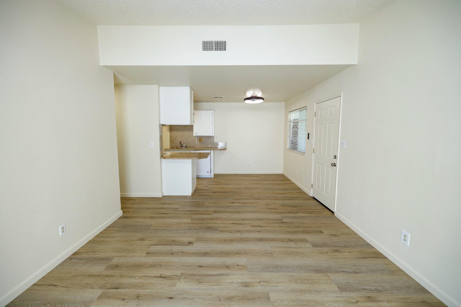 Detail Gallery Image 10 of 33 For 201 Woodrow Ave #19,  Modesto,  CA 95350 - 2 Beds | 1 Baths
