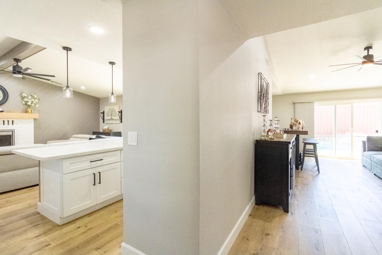 Detail Gallery Image 5 of 36 For 1030 Graywood Cir, Stockton,  CA 95209 - 3 Beds | 2 Baths