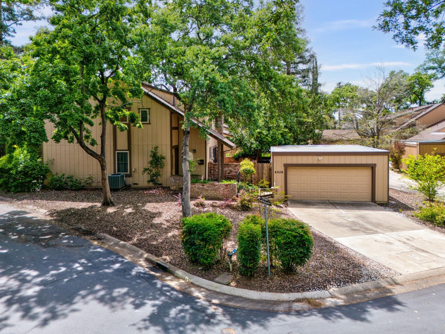 Detail Gallery Image 1 of 58 For 6926 Navarro Ct, Citrus Heights,  CA 95621 - 4 Beds | 2/1 Baths