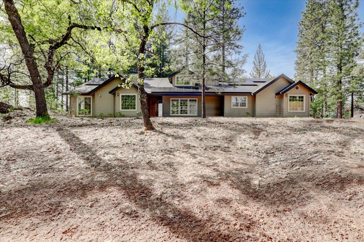 Photo of 12254 Pine Crest Dr in Grass Valley, CA