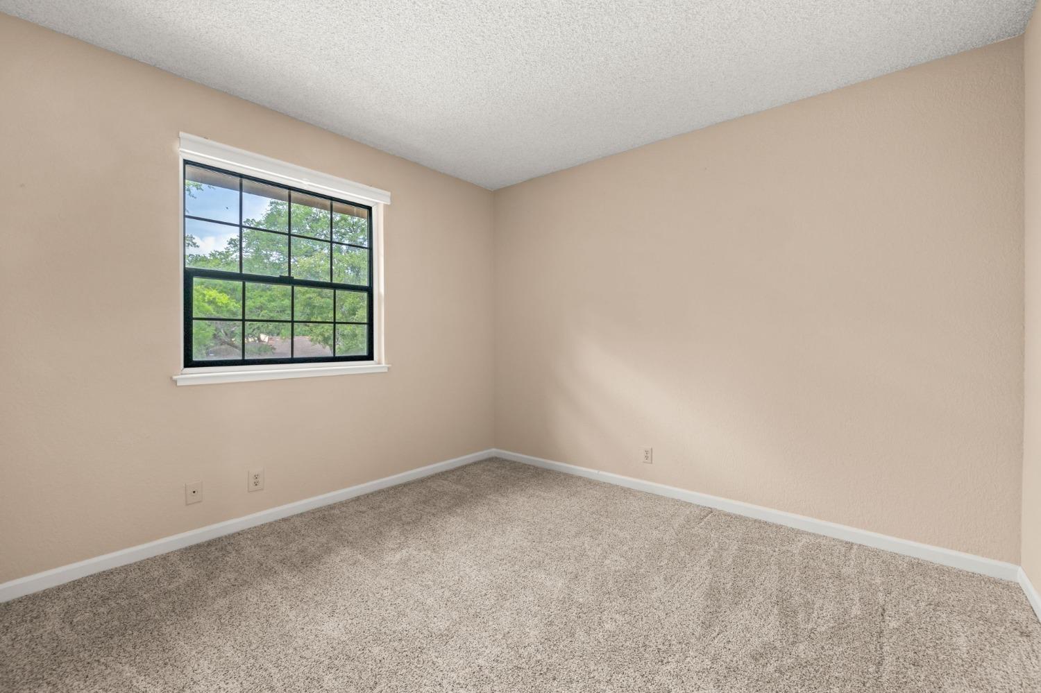 Detail Gallery Image 24 of 58 For 6926 Navarro Ct, Citrus Heights,  CA 95621 - 4 Beds | 2/1 Baths