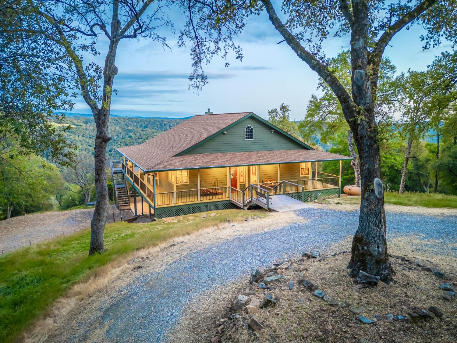 Detail Gallery Image 3 of 80 For 6260 Lofty View Rd, Placerville,  CA 95667 - 4 Beds | 2/1 Baths