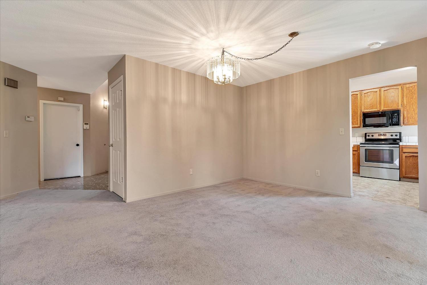Detail Gallery Image 11 of 56 For 2170 Foothill Ranch Dr, Tracy,  CA 95377 - 3 Beds | 2/1 Baths