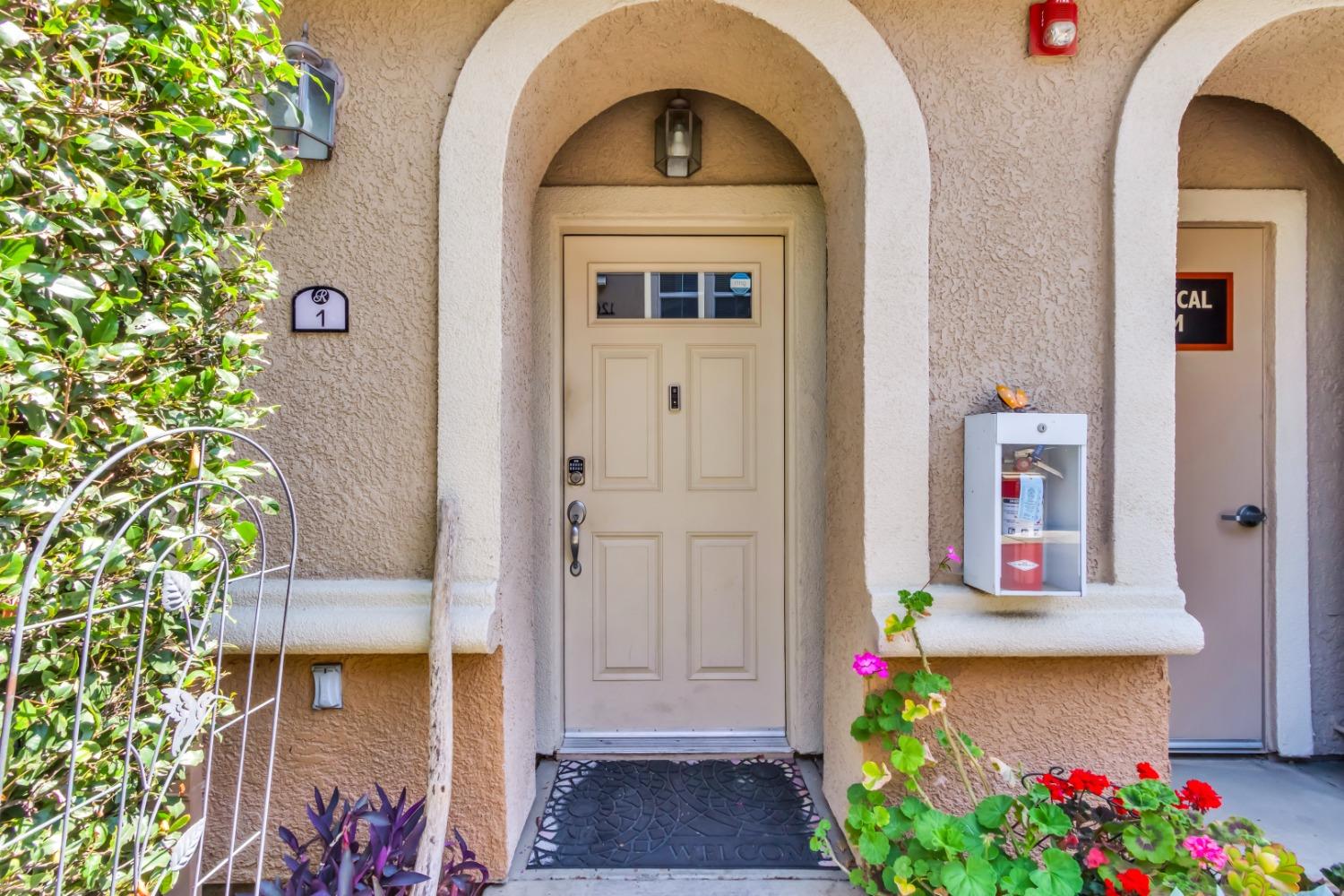 Detail Gallery Image 6 of 43 For 1262 Milano Dr #1,  West Sacramento,  CA 95691 - 2 Beds | 2 Baths