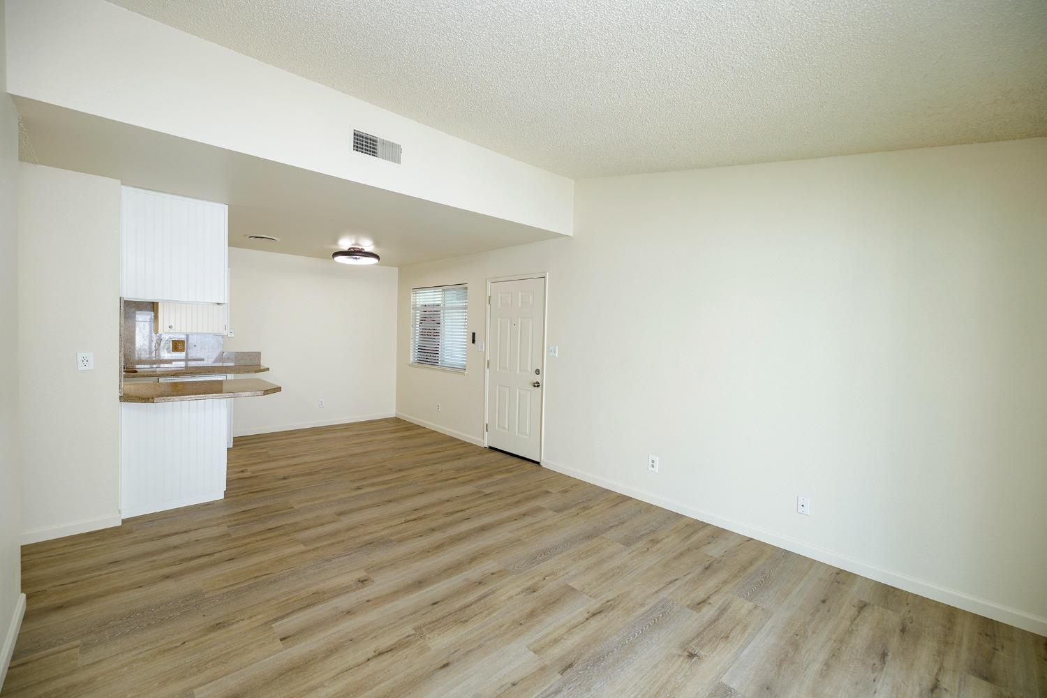 Detail Gallery Image 11 of 33 For 201 Woodrow Ave #19,  Modesto,  CA 95350 - 2 Beds | 1 Baths