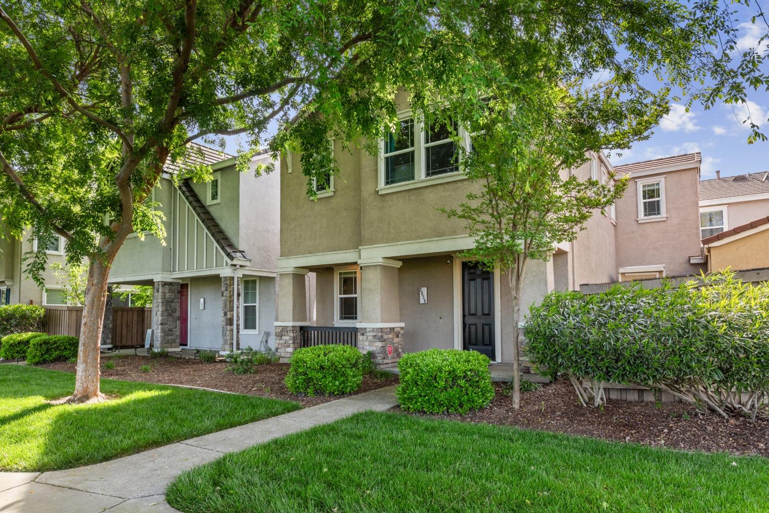 Detail Gallery Image 1 of 1 For 3650 Tice Creek Way, Sacramento,  CA 95833 - 3 Beds | 2/1 Baths