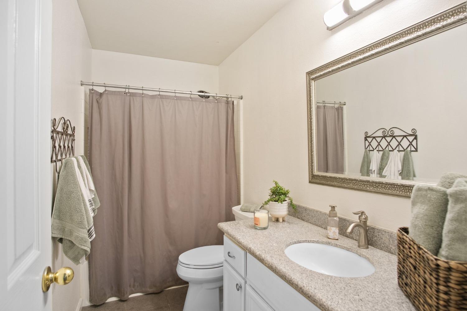 Detail Gallery Image 17 of 27 For 4623 Mckenna Dr, Turlock,  CA 95382 - 4 Beds | 2 Baths