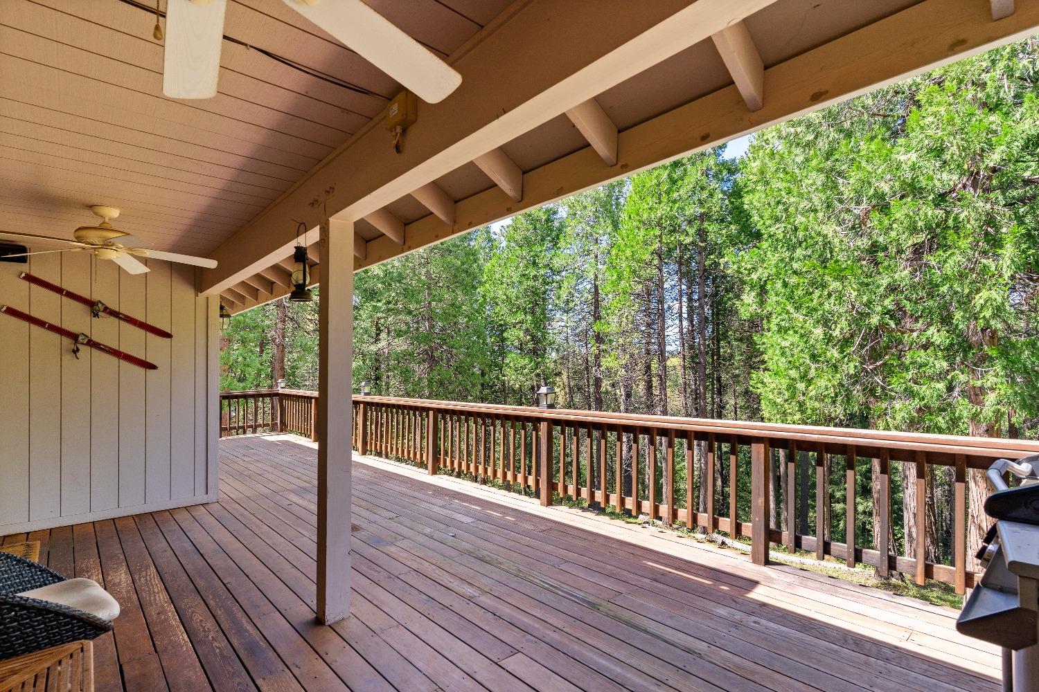 Detail Gallery Image 11 of 37 For 11552 Side Hill Cir, Nevada City,  CA 95959 - 3 Beds | 2/1 Baths
