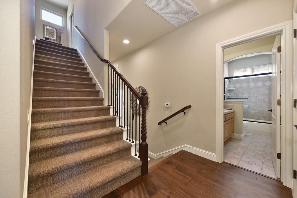 Detail Gallery Image 27 of 74 For 106 Feather Falls Cir, Folsom,  CA 95630 - 3 Beds | 3 Baths
