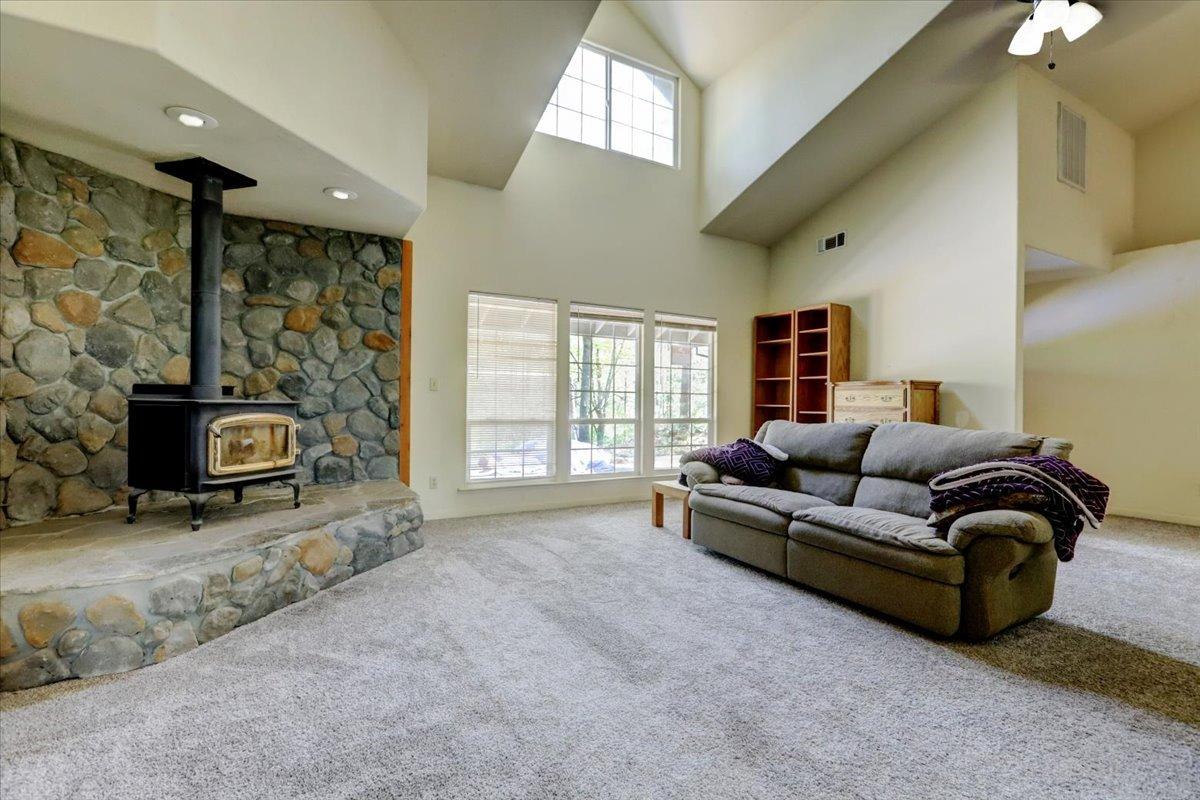 Detail Gallery Image 6 of 54 For 12254 Pine Crest Dr, Grass Valley,  CA 95949 - 4 Beds | 3 Baths