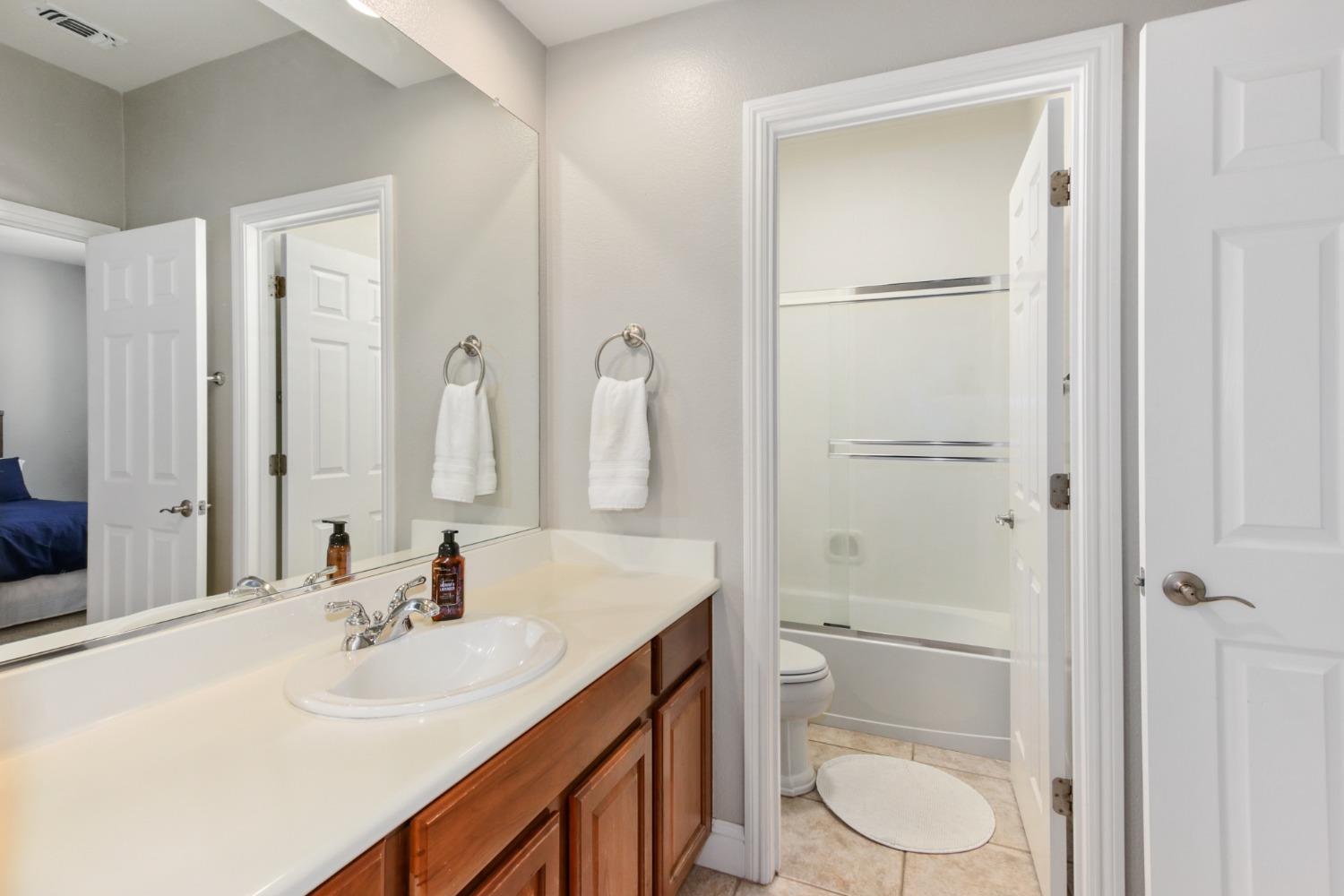 Detail Gallery Image 35 of 64 For 710 Mount Errigal Pl, Lincoln,  CA 95648 - 5 Beds | 4/1 Baths