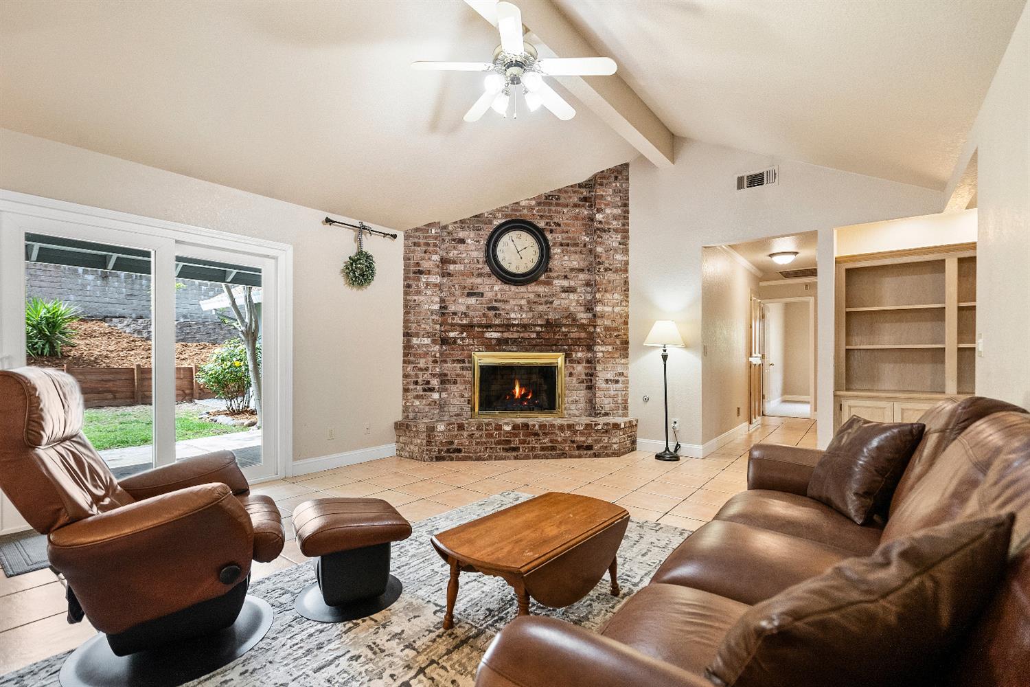 Detail Gallery Image 6 of 35 For 5813 Lincoln Ave, Rocklin,  CA 95677 - 4 Beds | 2 Baths