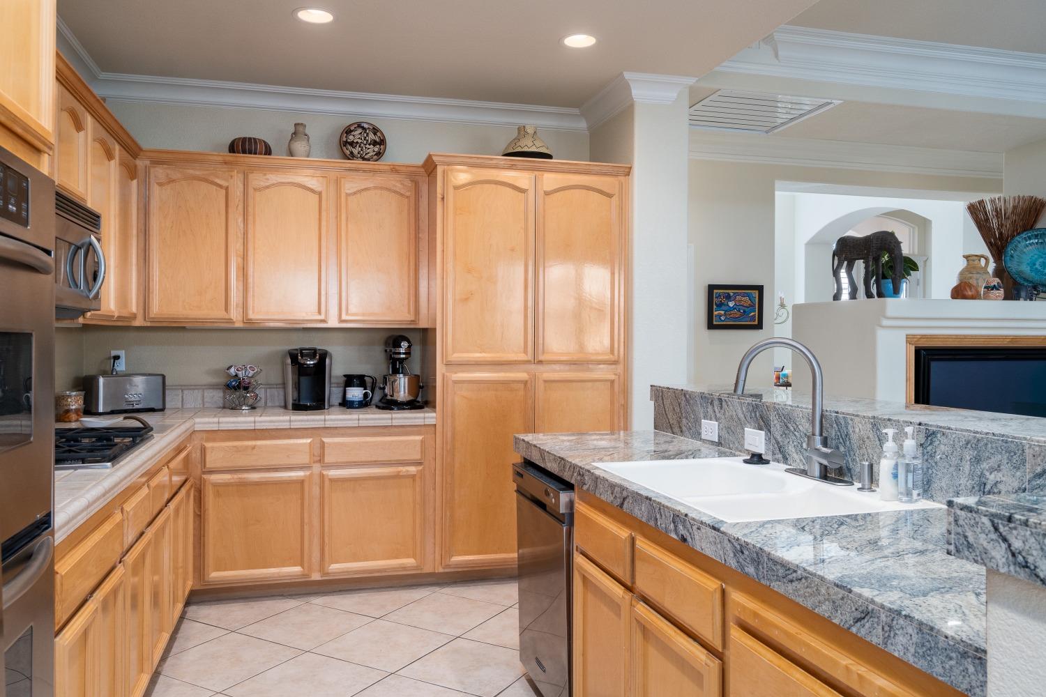 Detail Gallery Image 18 of 35 For 6335 Cazador, Rancho Murieta,  CA 95683 - 4 Beds | 2/1 Baths