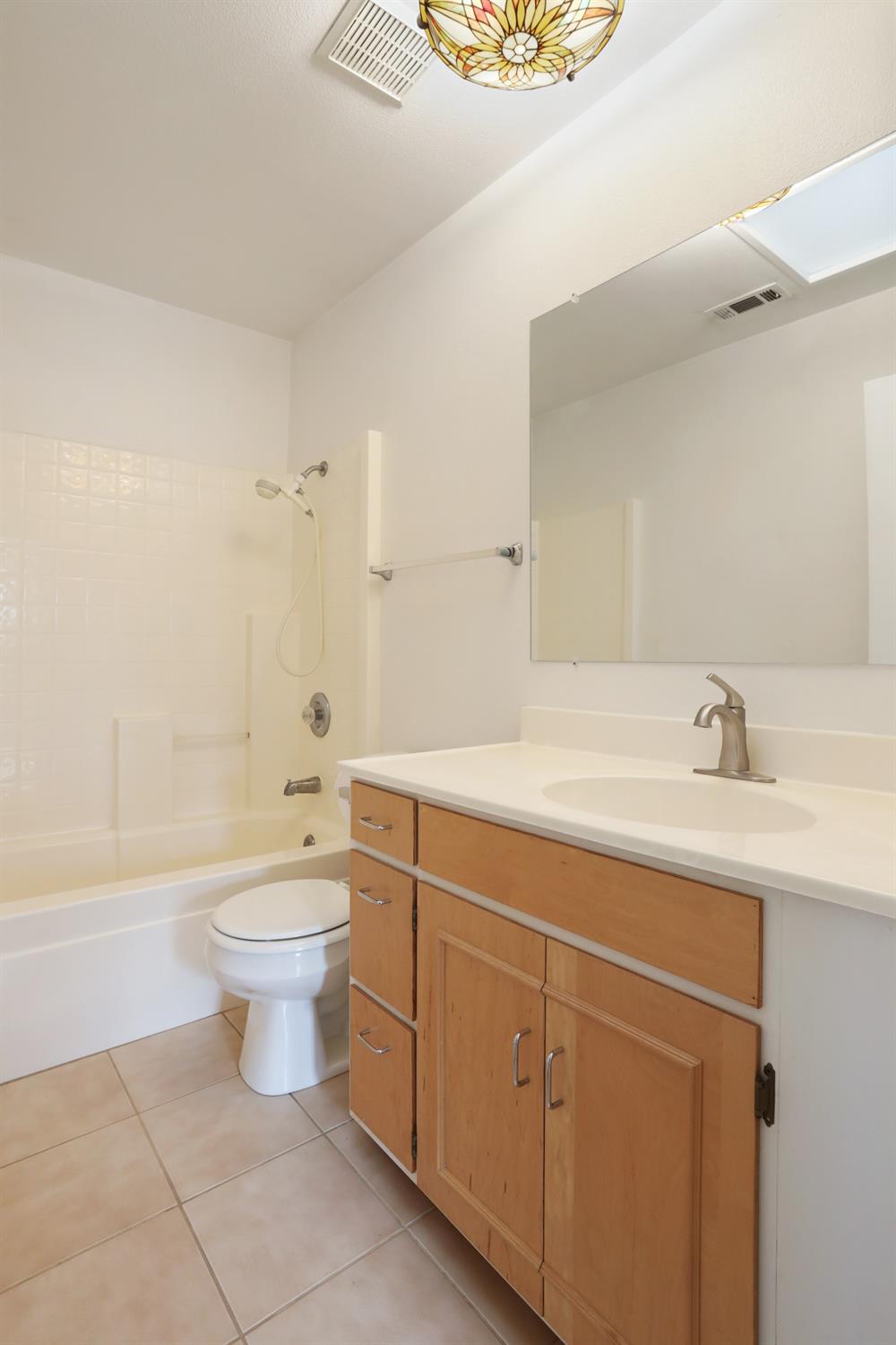 Detail Gallery Image 16 of 37 For 26 W Mendocino Ave, Stockton,  CA 95204 - 3 Beds | 2 Baths