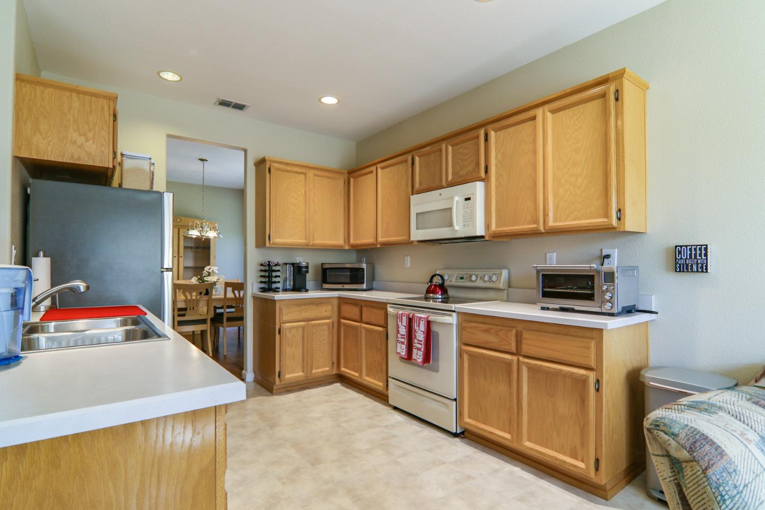 Detail Gallery Image 19 of 39 For 2930 Cricket Club Ct, Rocklin,  CA 95765 - 2 Beds | 2 Baths