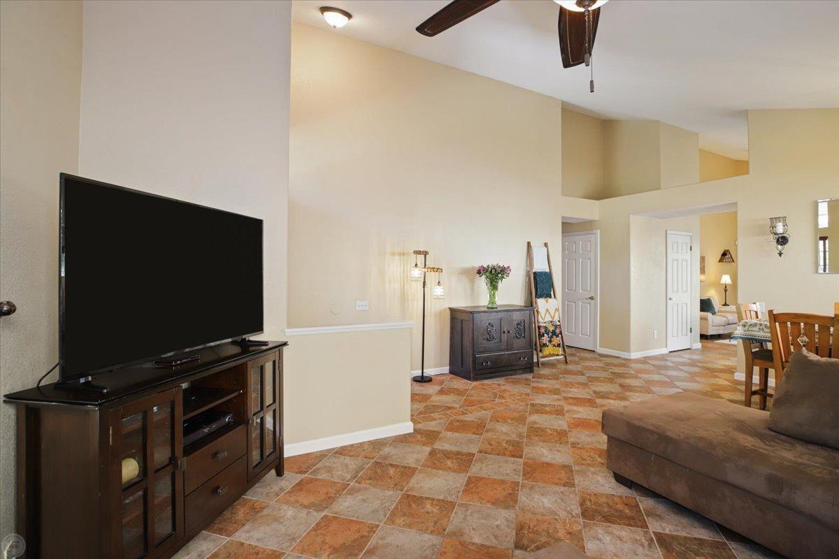 Detail Gallery Image 12 of 46 For 1812 Volendam Ave, Modesto,  CA 95356 - 3 Beds | 2 Baths
