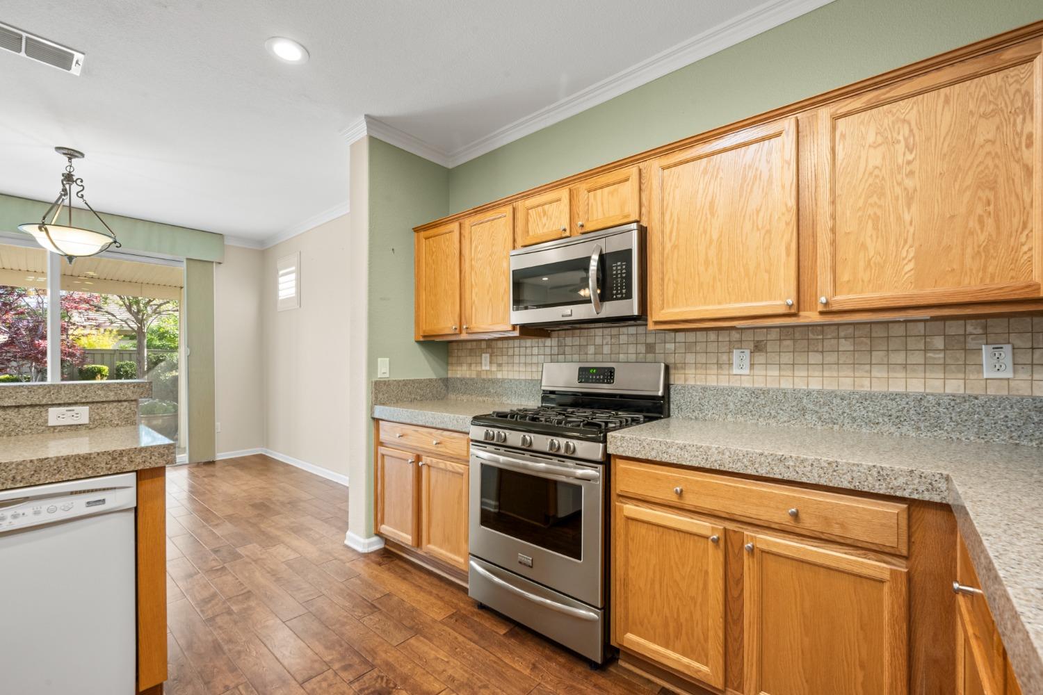 Detail Gallery Image 25 of 38 For 153 Coach Light Ln, Lincoln,  CA 95648 - 2 Beds | 2 Baths