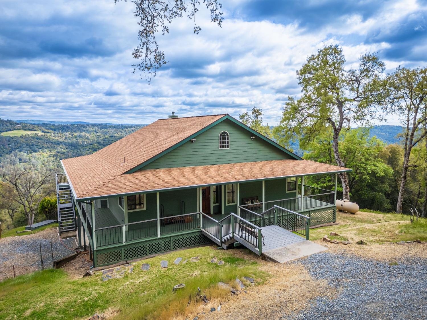 Detail Gallery Image 4 of 80 For 6260 Lofty View Rd, Placerville,  CA 95667 - 4 Beds | 2/1 Baths