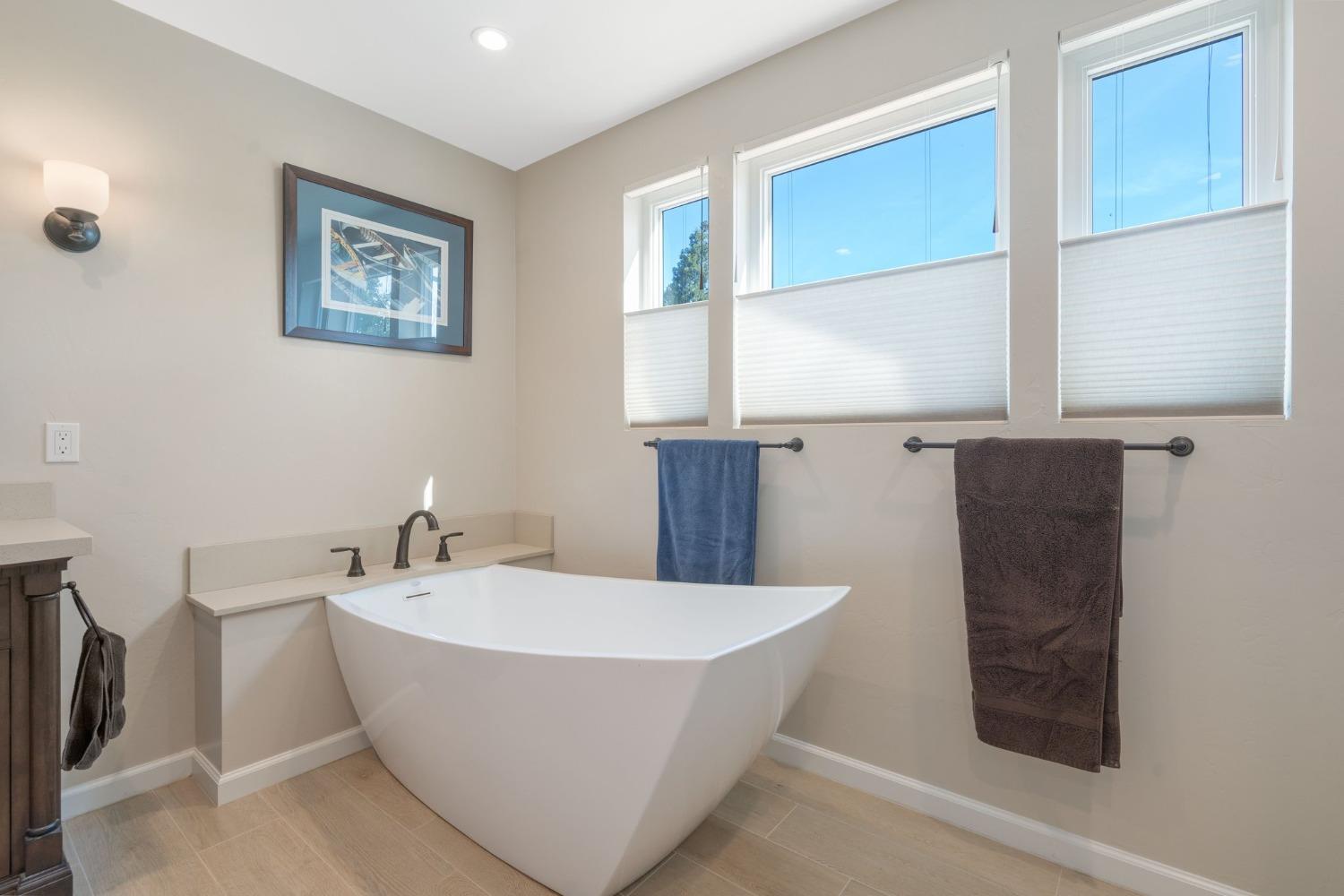 Detail Gallery Image 30 of 43 For 2232 Alameda Ave, Davis,  CA 95616 - 4 Beds | 2/1 Baths