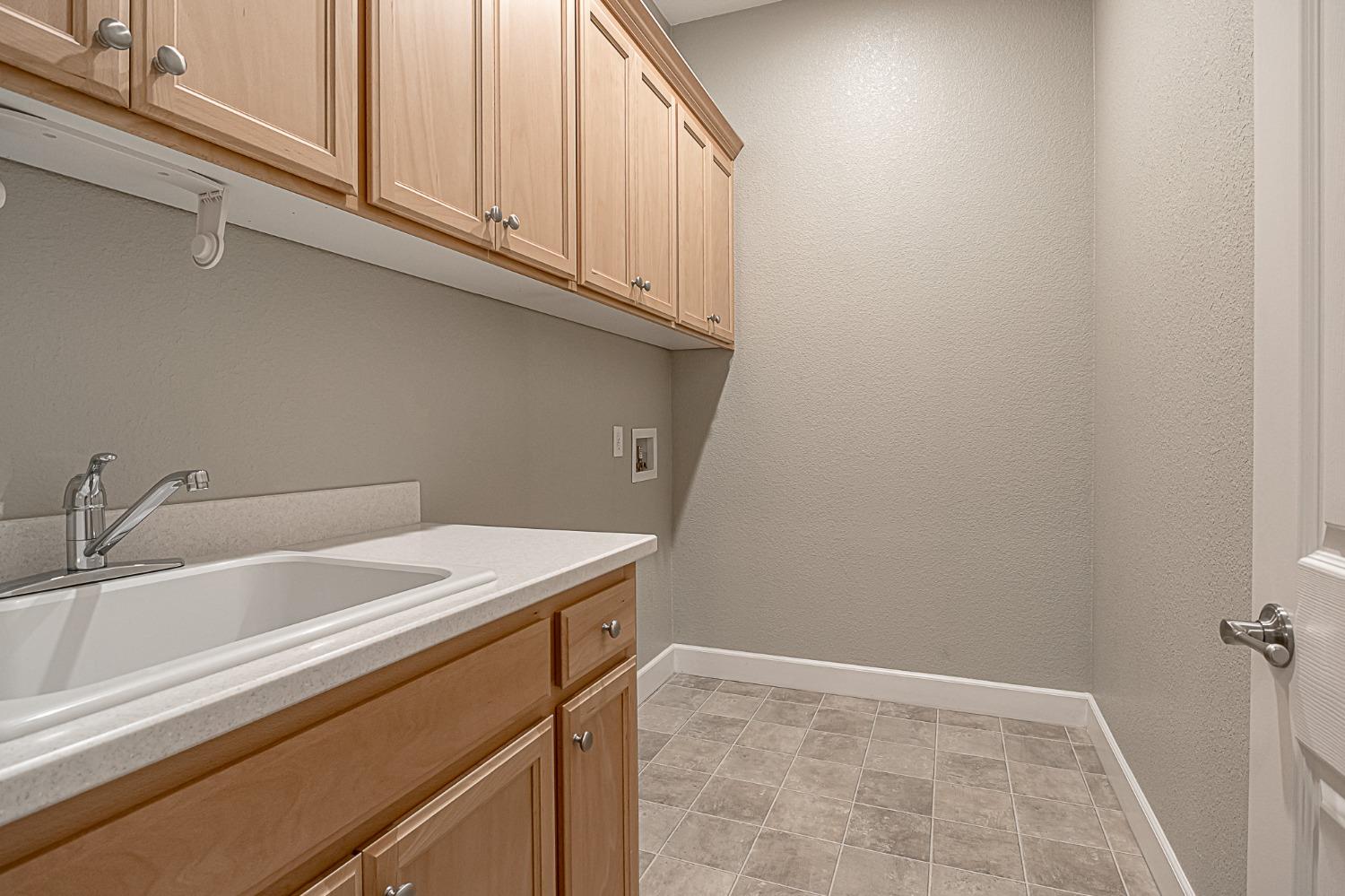 Detail Gallery Image 18 of 33 For 2080 State St, Turlock,  CA 95380 - 2 Beds | 2 Baths