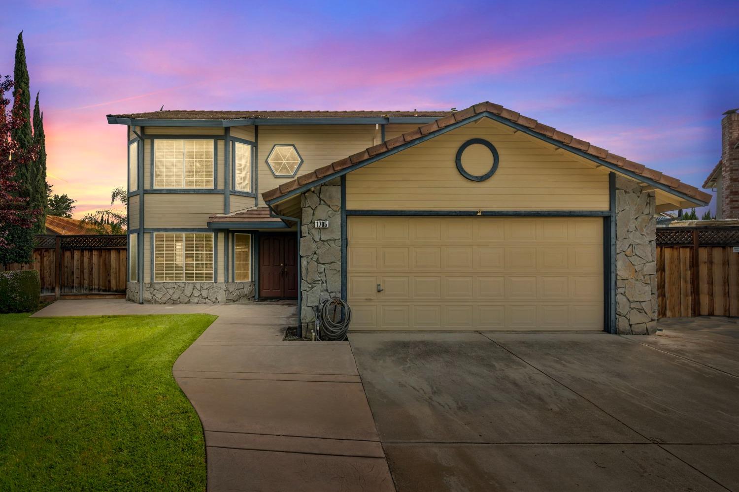 Detail Gallery Image 2 of 32 For 1705 Parker Polich Ct, Tracy,  CA 95376 - 4 Beds | 2/1 Baths